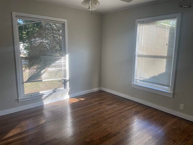 Building Photo - 3310 Sherwood Ln