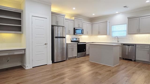 Building Photo - 4022 Ivanhoe Ln