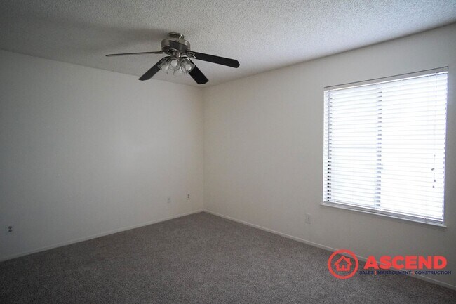 Building Photo - Cozy Southwest 3 Bedroom 2 Bath Home Comin...