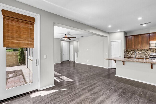Building Photo - 2215 Antonio Dr