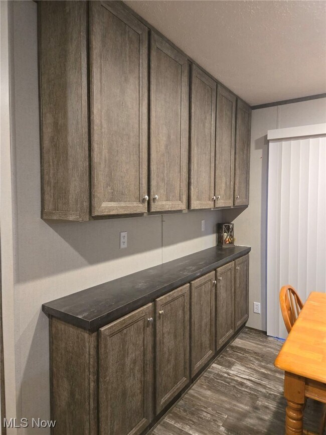 Building Photo - 2727 Finkle Hill Rd