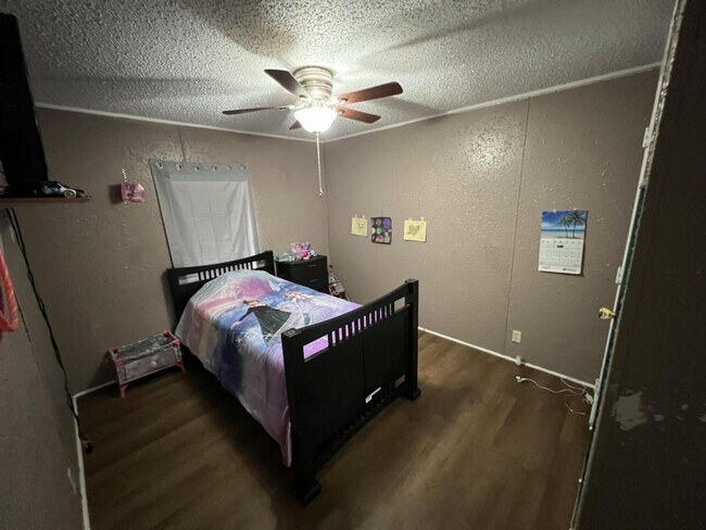 Building Photo - 5135 N Western Dr