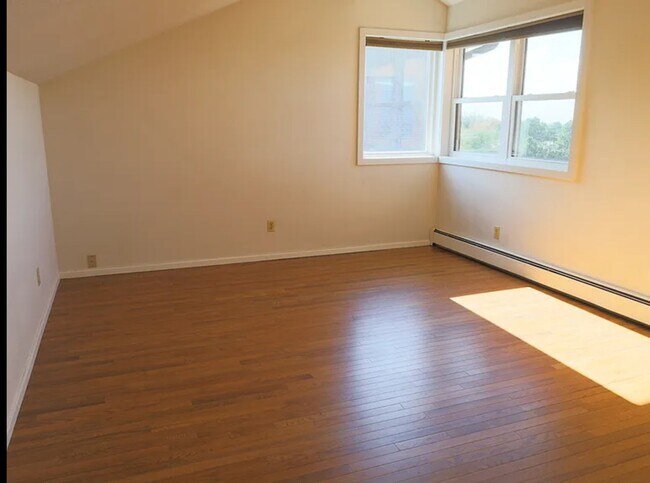 Building Photo - 8555 Piute Dr