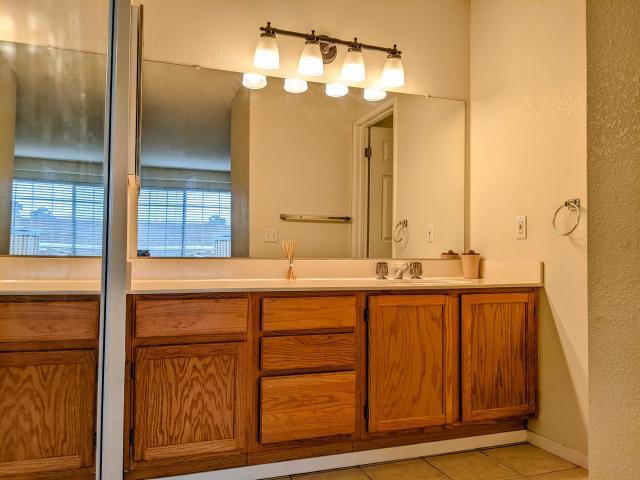 Building Photo - 2 bedroom in Hercules CA 94547