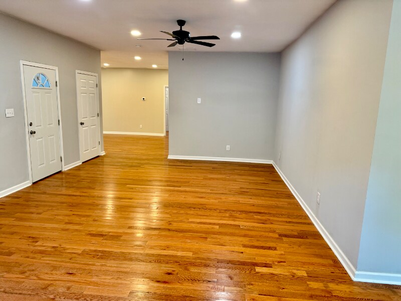 Building Photo - 557 Handyman Ct