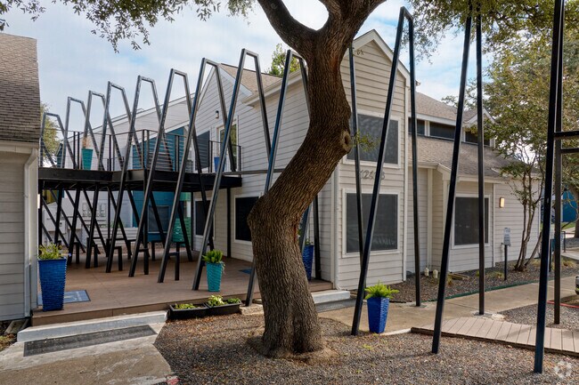 Leasing Office and Clubhouse - Lantern