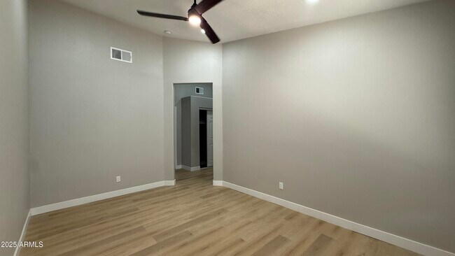 Building Photo - 16222 S 34th Way
