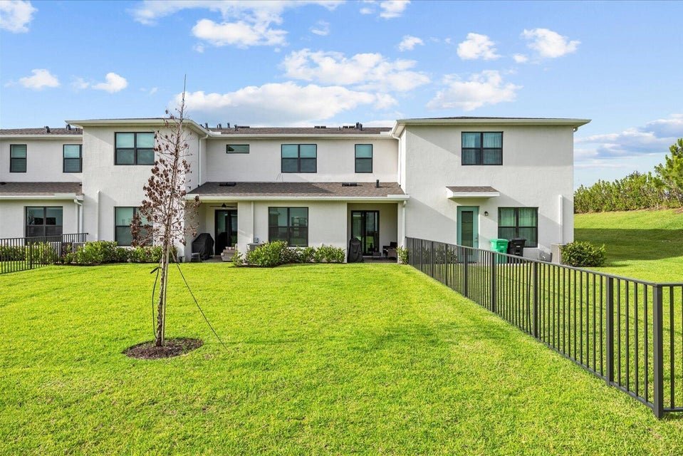 Building Photo - 14042 SW Thorens Dr