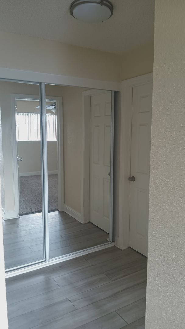 Building Photo - Welcome to SkyView Villa & Somerset Apartments!