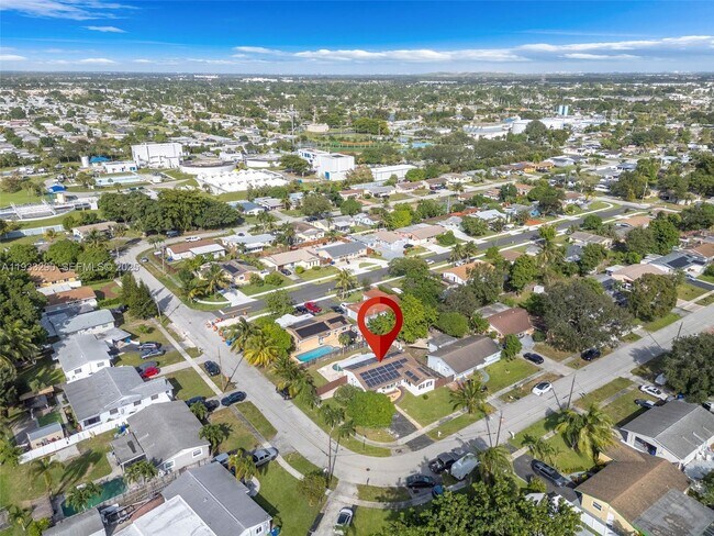 Building Photo - 6841 NW 7th Ct