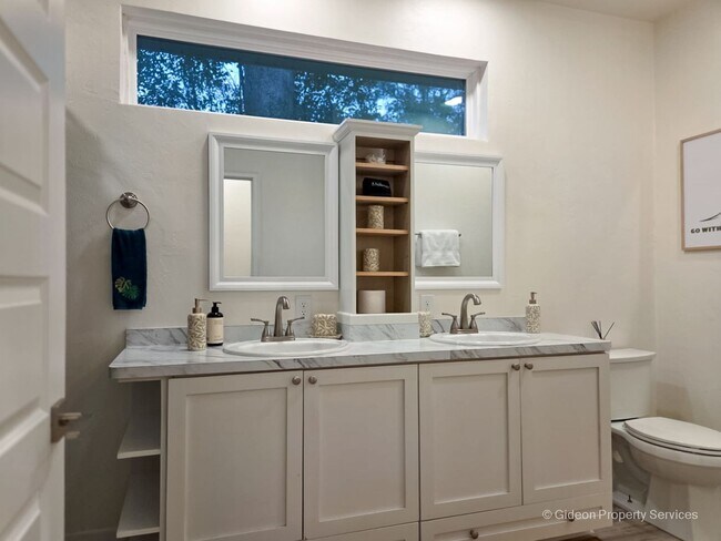 Building Photo - *Newly Built* 4-Bedroom 2.5 Bath Home