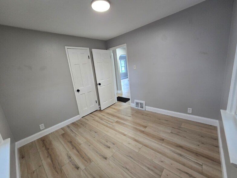Building Photo - 7723 Monroe Dr