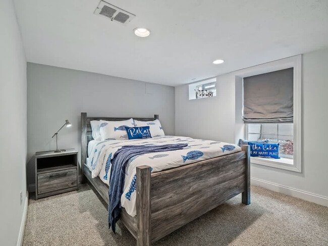 Building Photo - 32414 Lake Rd