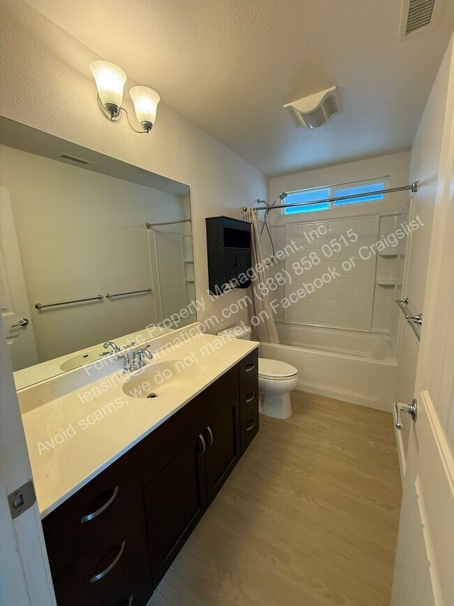 Building Photo - 1295 Kukulu St