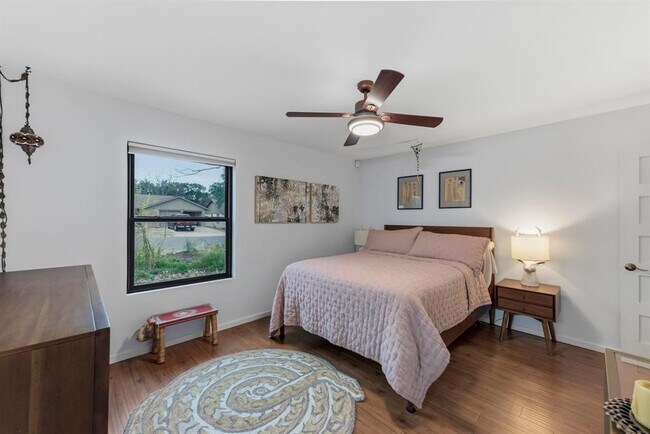 Building Photo - 6609 Lancret Hill Dr