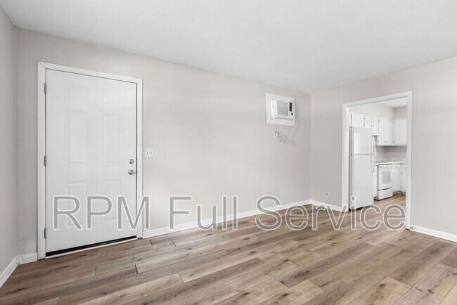 Building Photo - 4426 Central Valley Dr