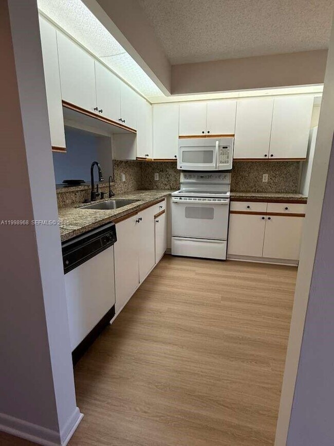 Building Photo - 1401 SW 128th Terrace