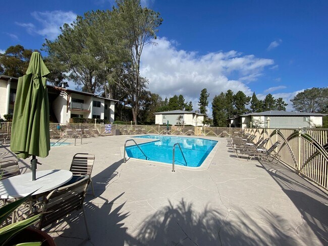 Building Photo - 1 Bedroom, 1 Bath Condo in Pacific Pines Community