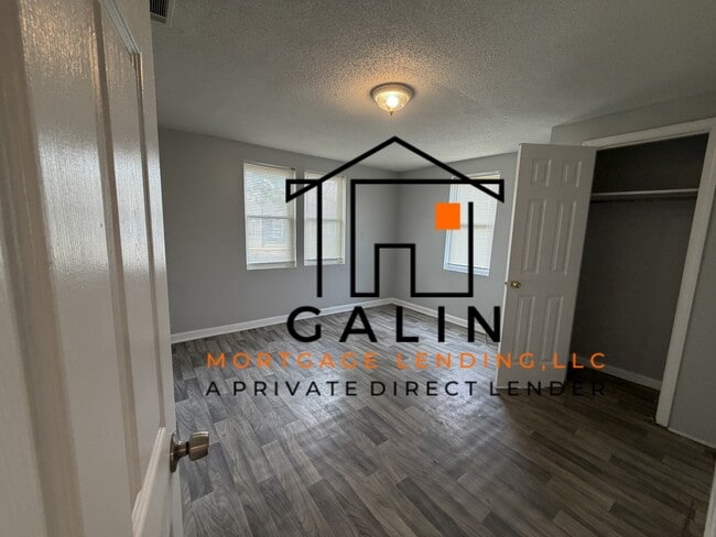 Building Photo - 206 Ferrill St