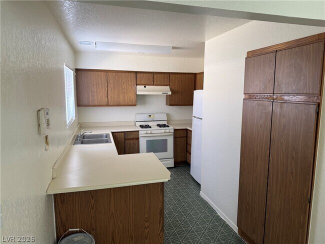 Building Photo - 3838 Terrazzo Ave