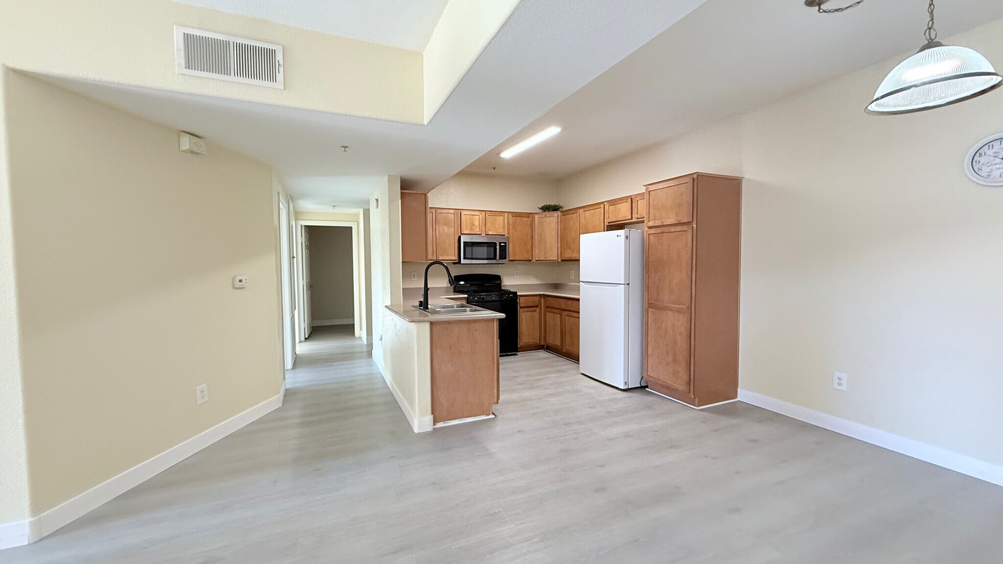 Building Photo - 2291 W Horizon Ridge Pky