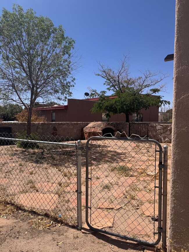 Building Photo - Gorgeous Home off Settlers Pass