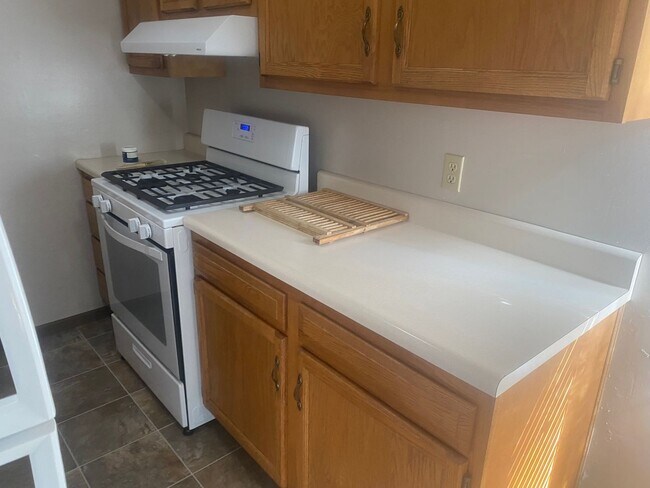 Building Photo - 612 E Madison St