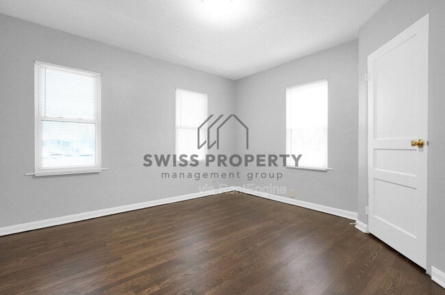 Building Photo - 2229 Middlehurst Dr