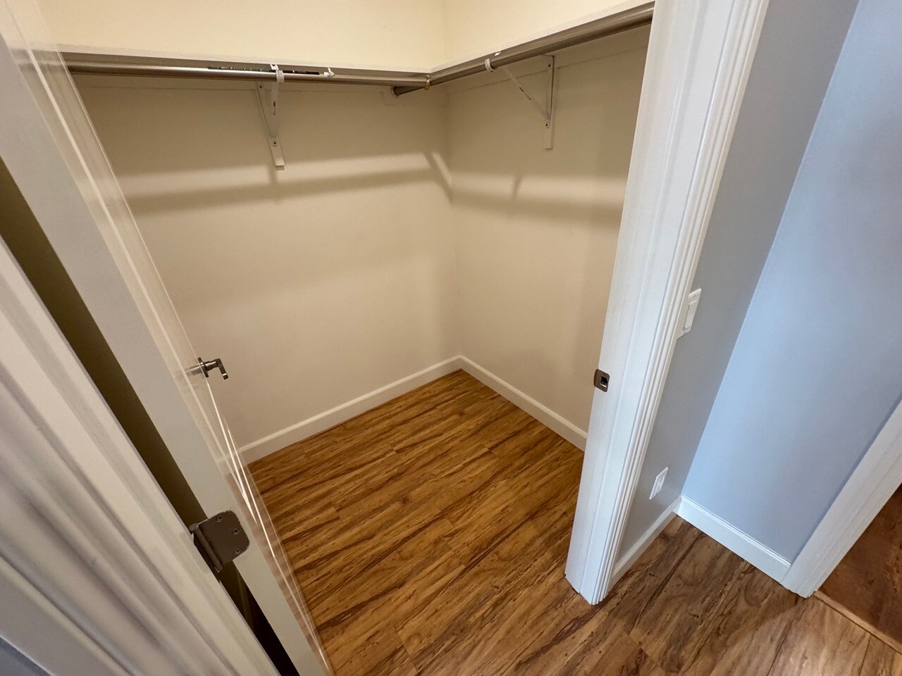 Building Photo - 6718 Sylmar Ave