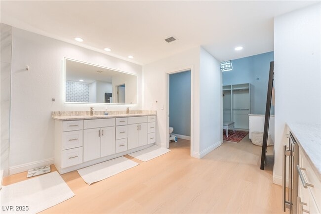 Building Photo - 3024 Bel Air Dr