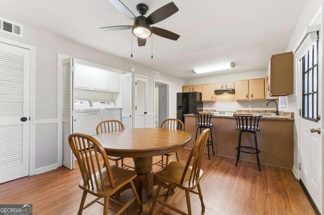 Building Photo - 5090 Sand Wedge Cir