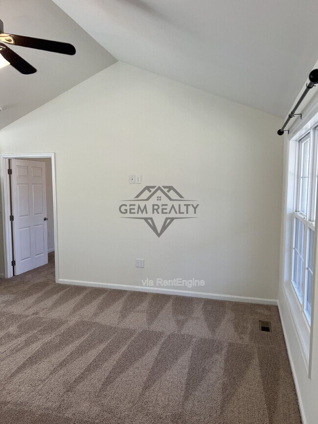 Building Photo - 8326 Quicks Way