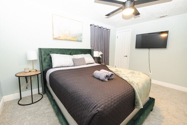 Building Photo - 3007 E 21st Ave