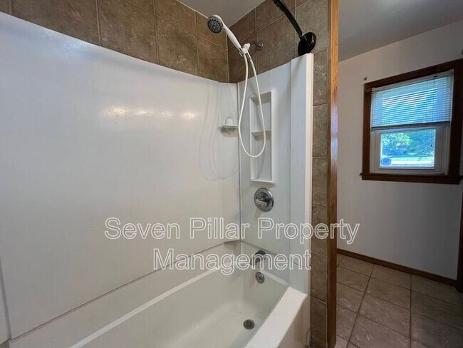 Building Photo - 9252 Mink St SW