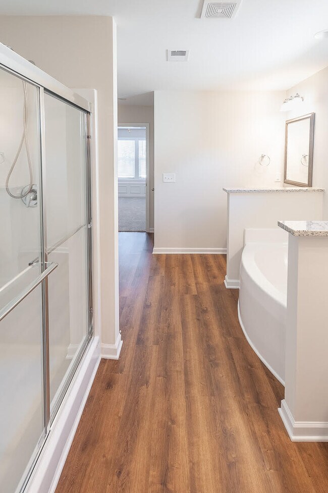 Building Photo - 220 Carvel Trl