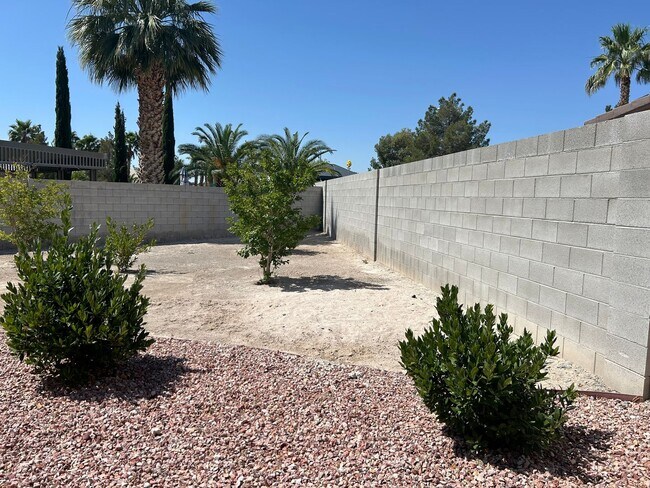Building Photo - Single Story Northwest Home