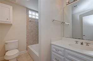 Building Photo - 8715 Meadowcroft Dr