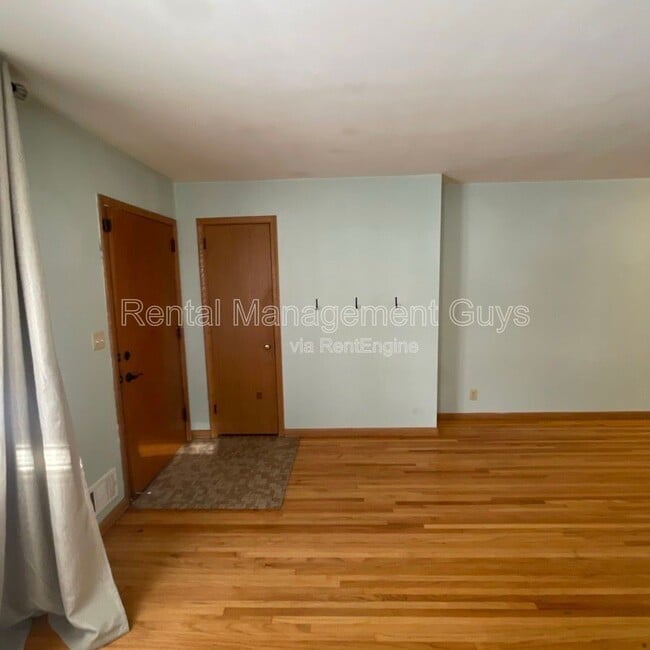 Building Photo - 5743 Xerxes Ave S