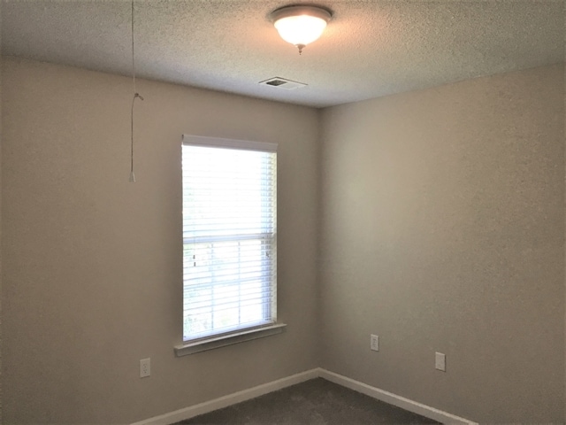 Building Photo - 10 Red Shirt Ct