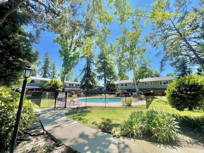 Building Photo - 7317 Starward Dr