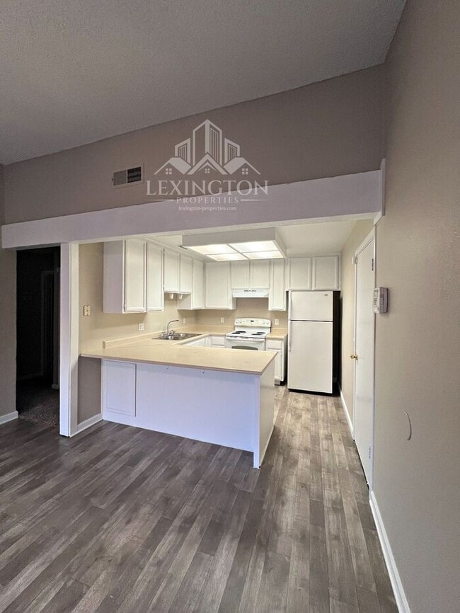 Building Photo - 7956 Orchard Woods Cir