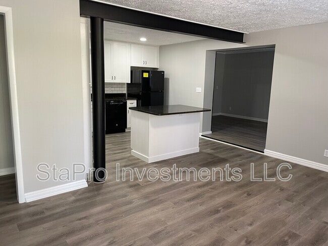 Building Photo - 122 Bellar Dr