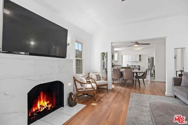 Building Photo - 612 W 105th St