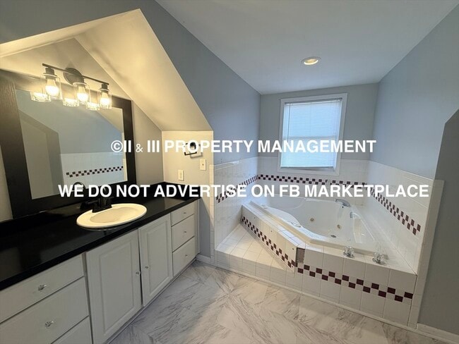 Building Photo - 5840 Floyd St