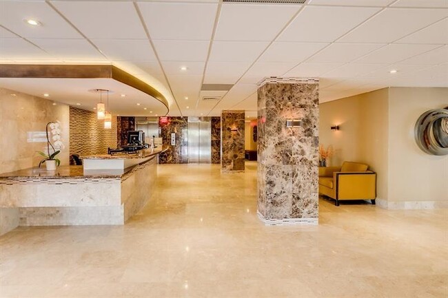 Building Photo - 3750 Galt Ocean Dr