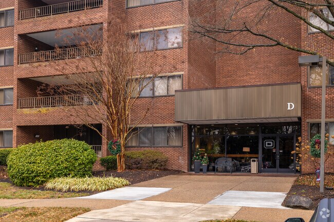 Building Photo - Coffee Run
