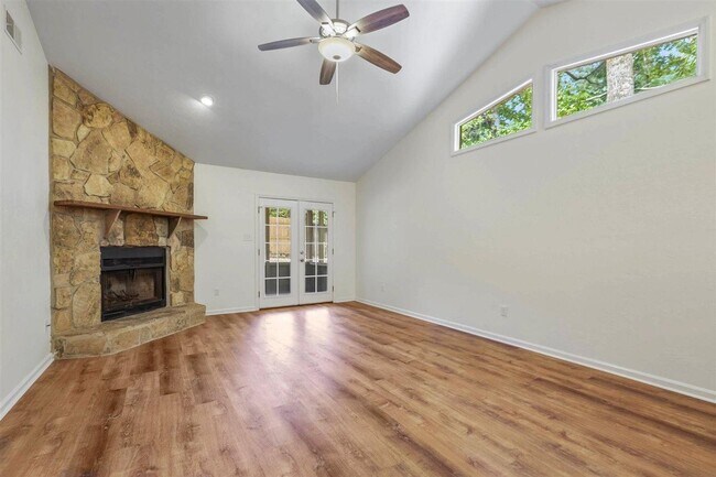 Building Photo - 2556 Panther Creek Rd