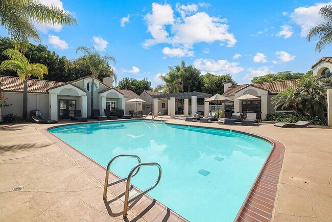 Building Photo - Country Villas