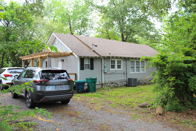 Building Photo - 4522 Lee Ave