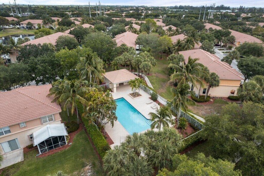 Building Photo - 453 Rainbow Springs Ter